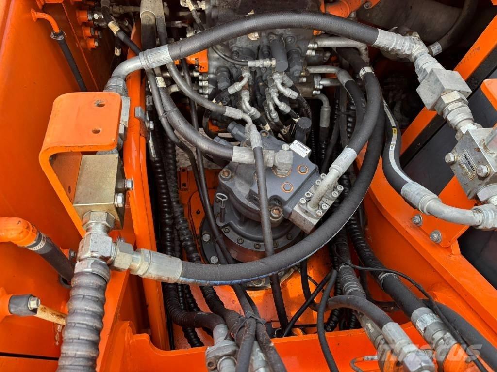 Doosan DX 225 LC Vikšriniai ekskavatoriai