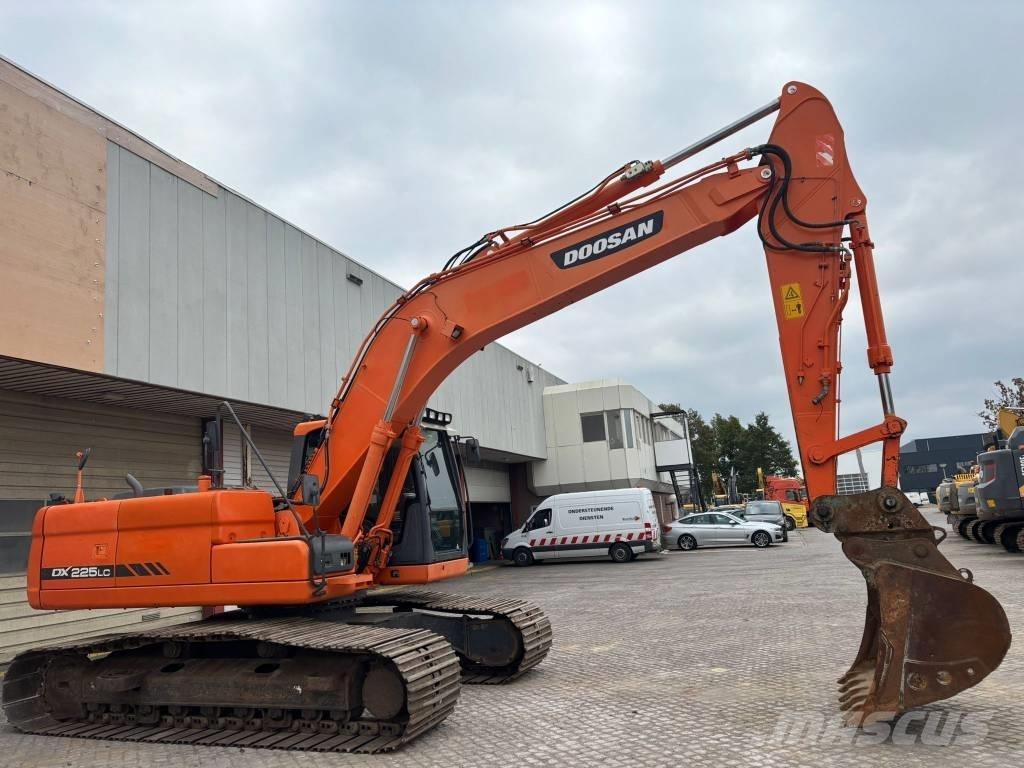 Doosan DX 225 LC Vikšriniai ekskavatoriai