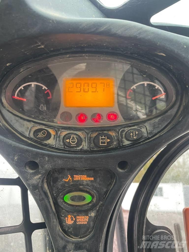 Bobcat T 650 Krautuvai su šoniniu pasukimu