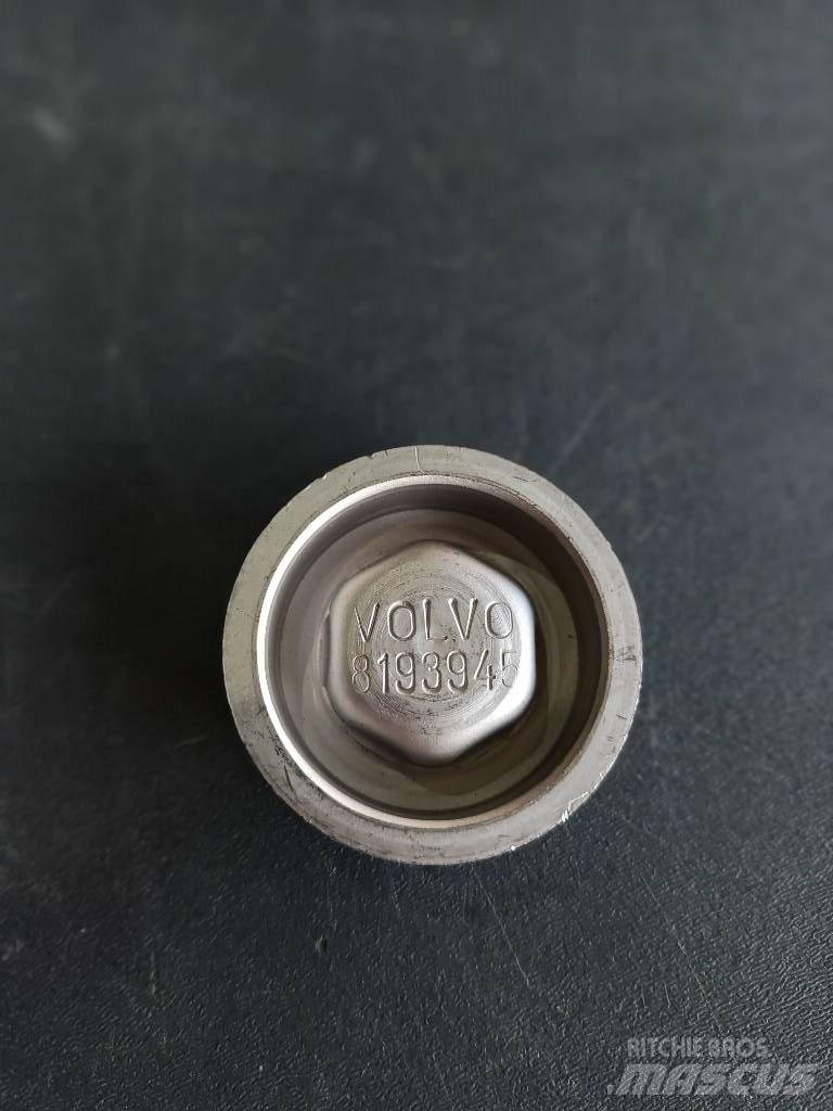 Volvo PLUG 8193945 Varikliai