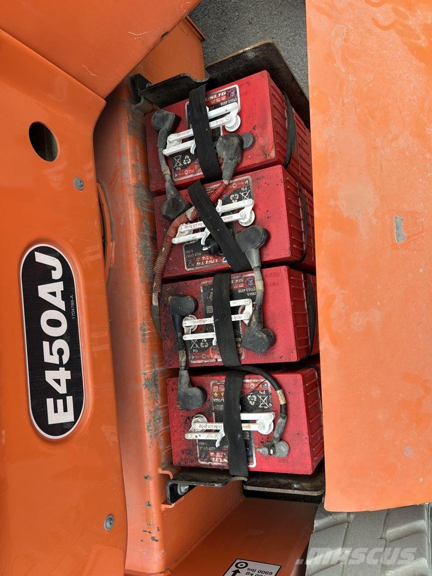 JLG E450AJ (2005) Alkūniniai keltuvai