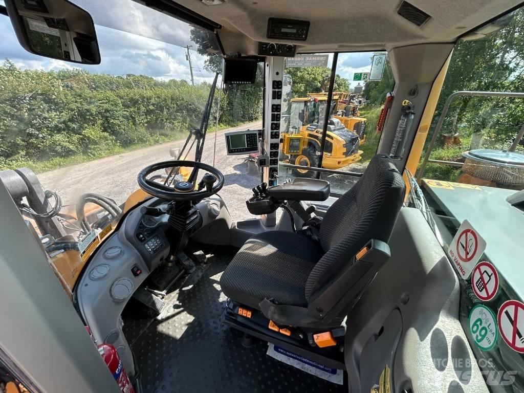 Volvo L 150 H Naudoti ratiniai krautuvai