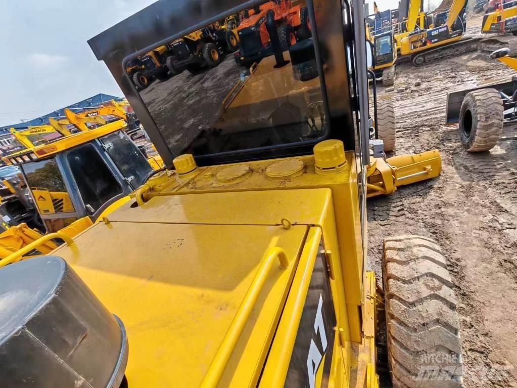 CAT 140 H Greideriai