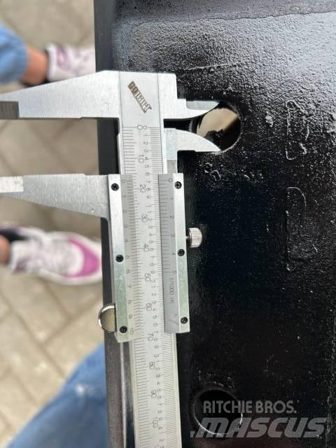  Rubber Pads Grandinės, vikšrai ir važiuoklės