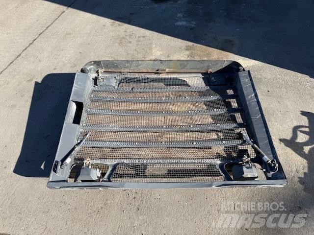 Doosan DL 400 OSŁONA Važiuoklė ir suspensija