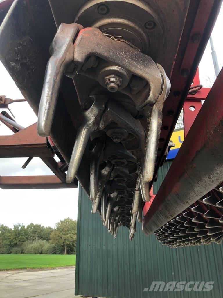 Lely 300-35 Varomosios akėčios ir žemės frezos