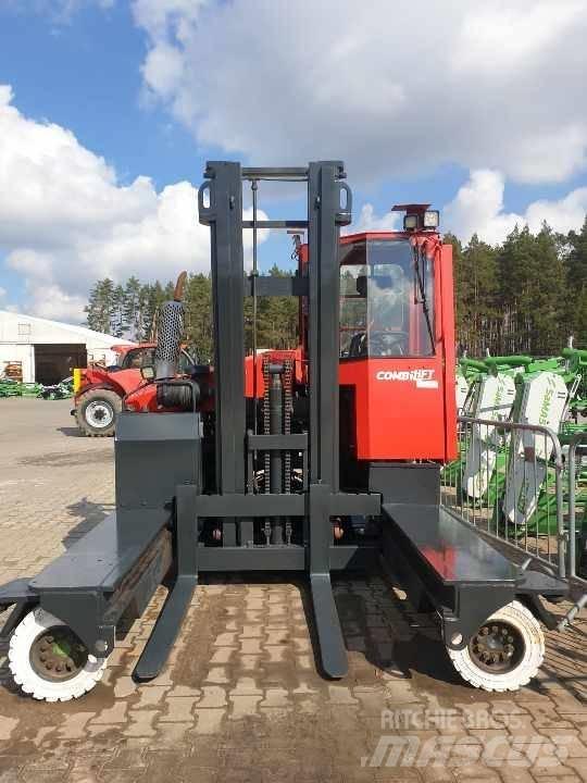 Combilift C 4500 Krautuvai su pakrovimu iš šonų