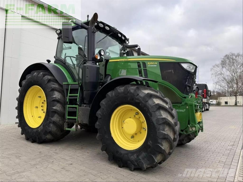 John Deere 6250 r Traktoriai