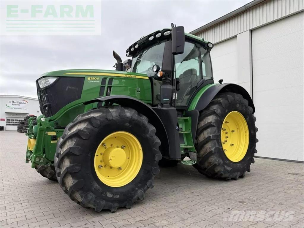 John Deere 6250 r Traktoriai