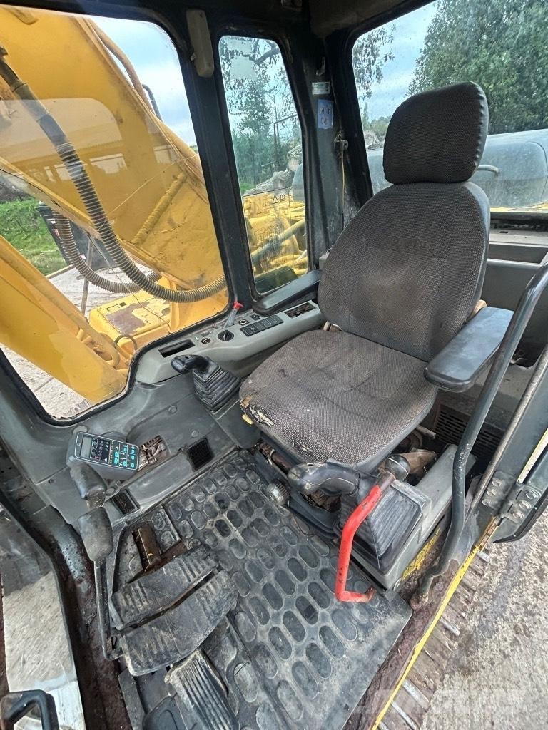 Komatsu PC 210-6K Vikšriniai ekskavatoriai