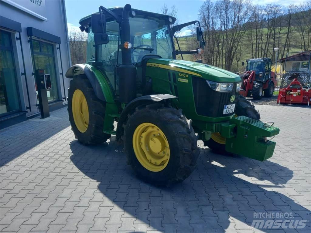 John Deere 5100M Traktoriai