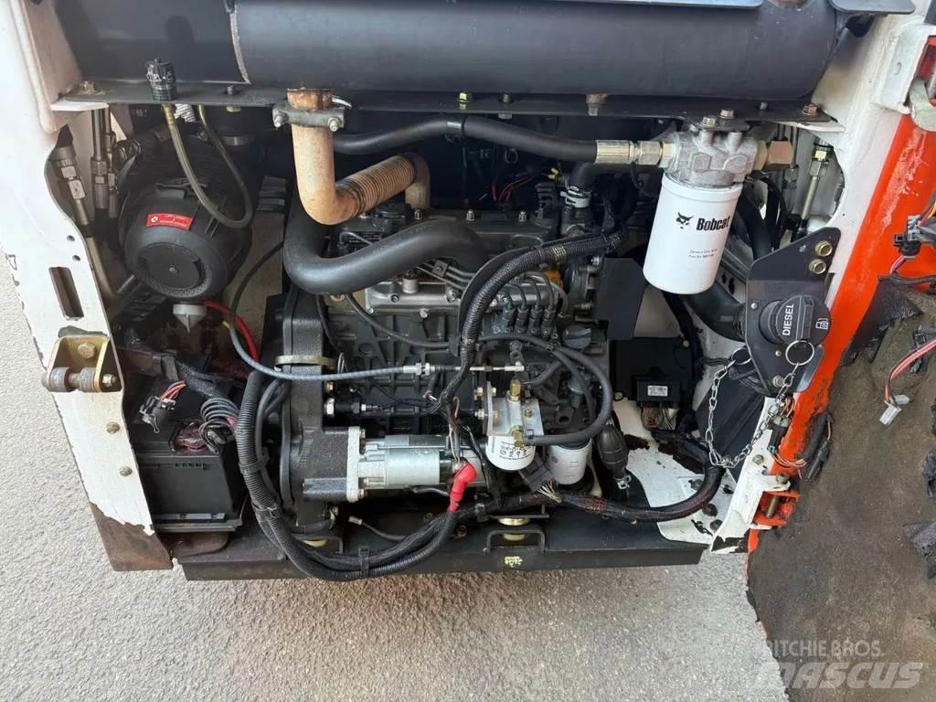Bobcat S100 Krautuvai su šoniniu pasukimu