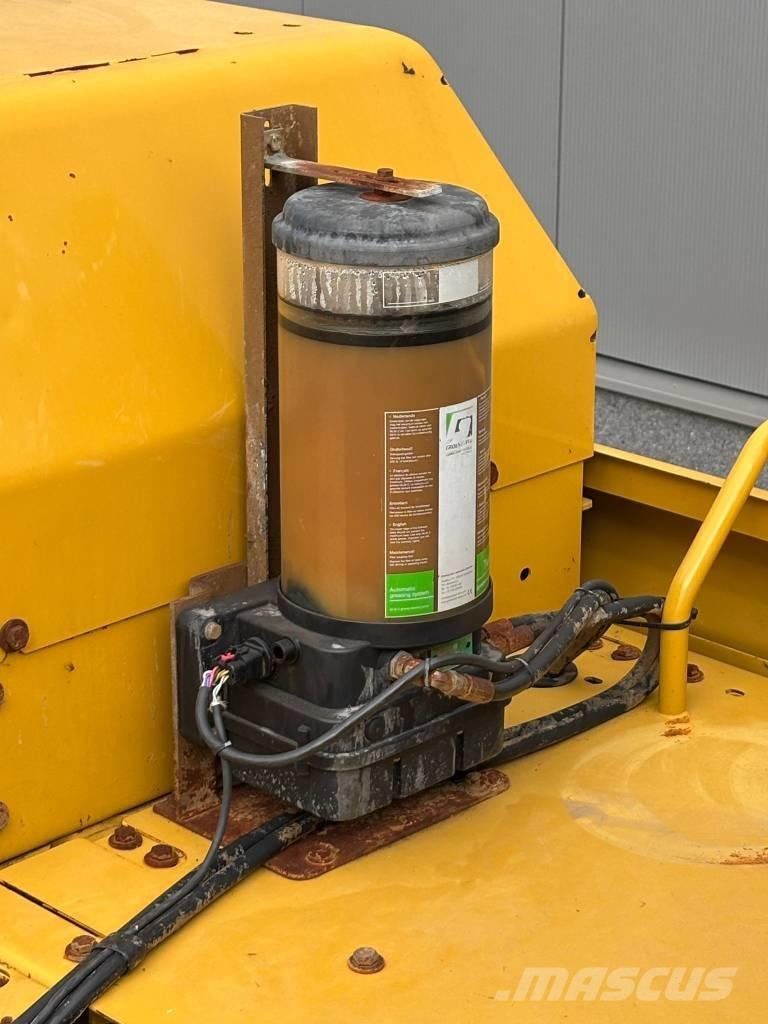 CAT 352 Vikšriniai ekskavatoriai