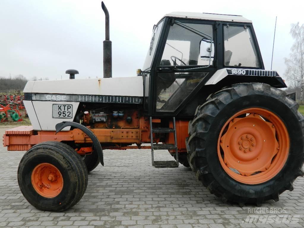 Case IH 1690 Traktoriai