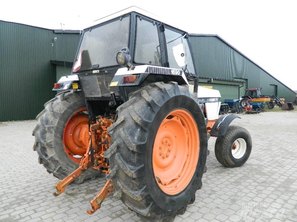 Case IH 1690 Traktoriai