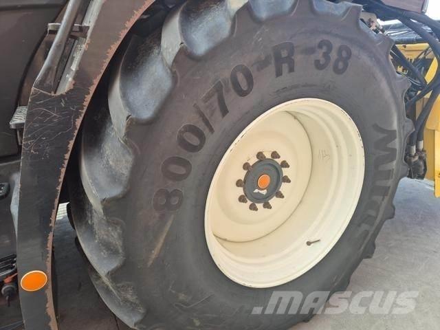 New Holland FR700 Pašarų ruošimo technika