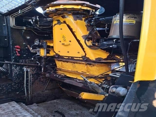 New Holland FR700 Pašarų ruošimo technika
