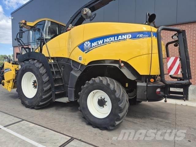 New Holland FR700 Pašarų ruošimo technika