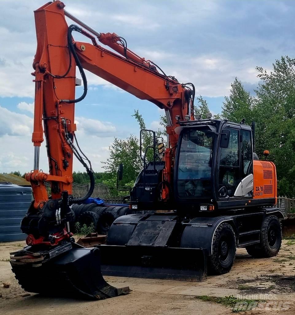 Hitachi 140W Ratiniai ekskavatoriai