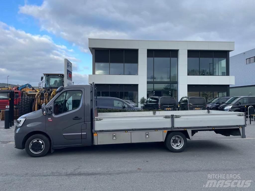 Renault Master Kita