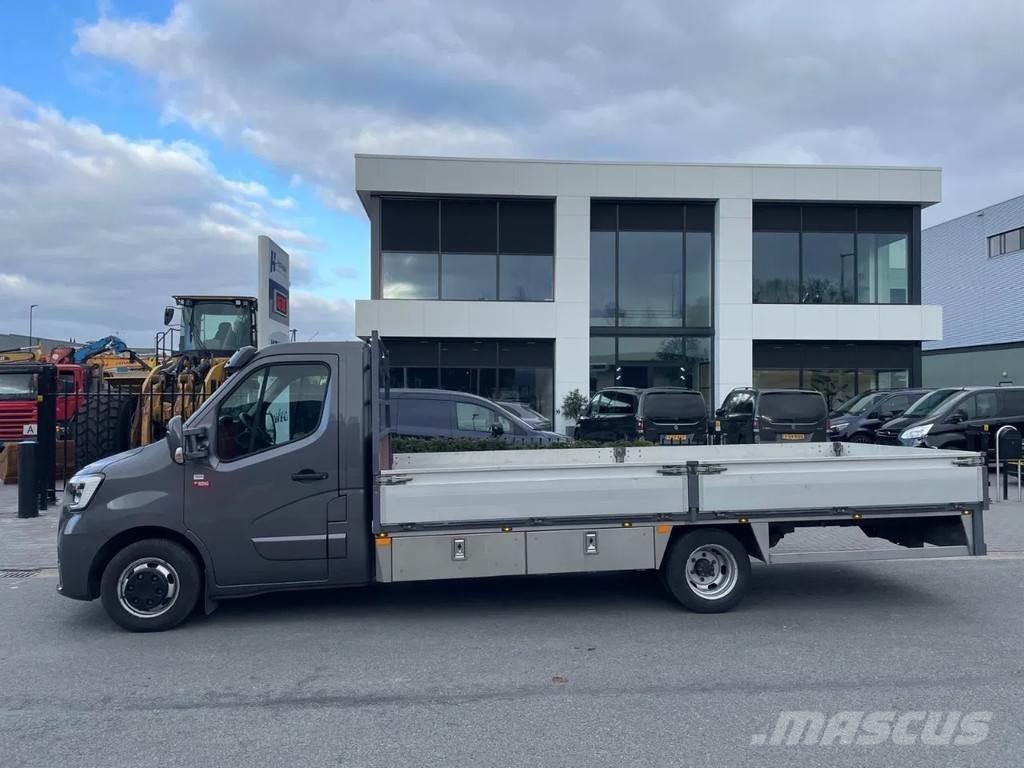 Renault Master Kita