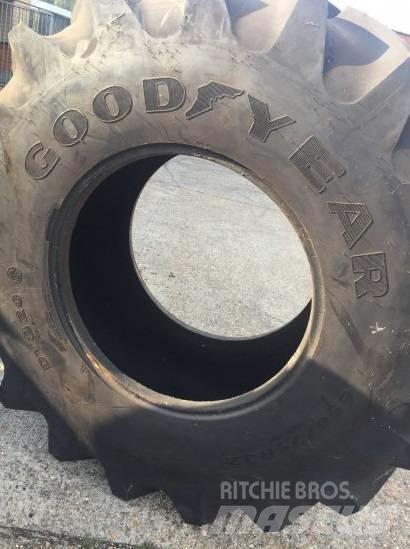 Goodyear 650/75R32 Padangos, ratai ir ratlankiai
