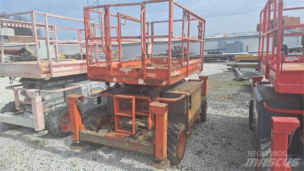 SkyJack SJ6832RTE Žirkliniai keltuvai