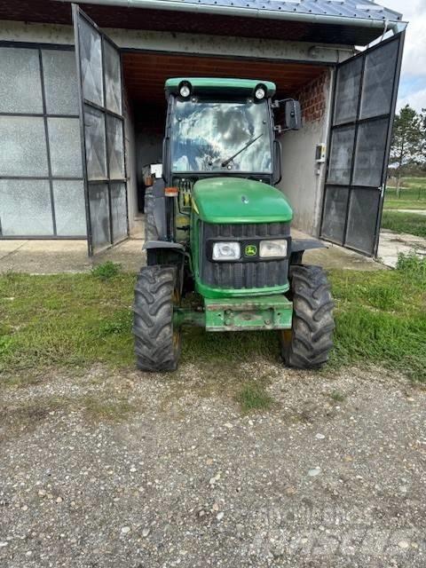John Deere 5515 F Traktoriai