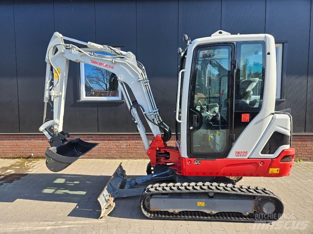 Takeuchi TB 225 Mini ekskavatoriai < 7 t