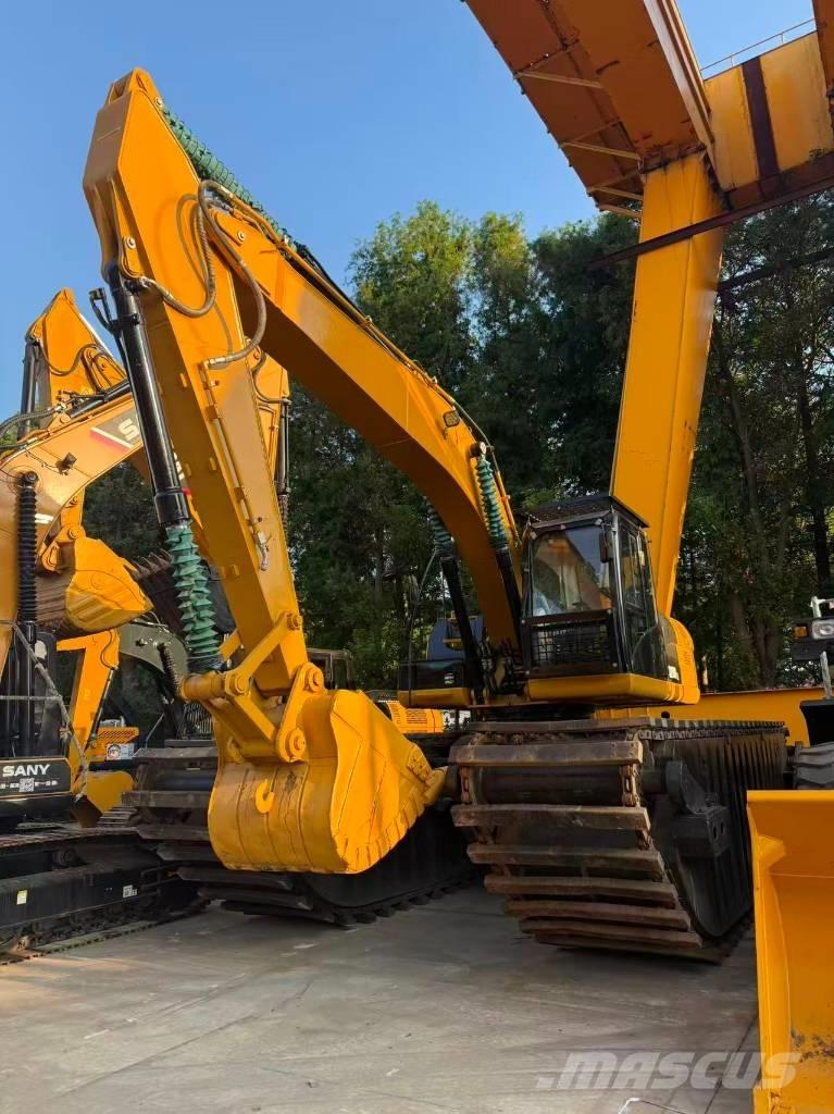 CAT 320 D Amfibiniai ekskavatoriai