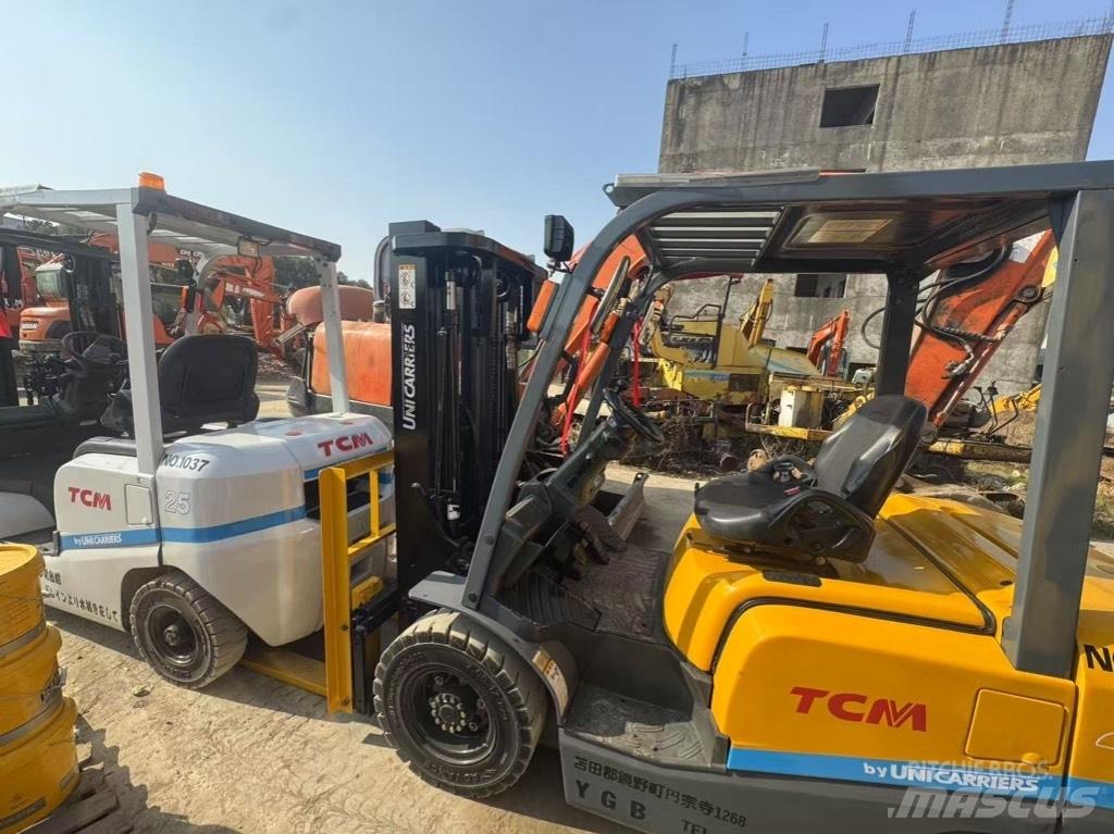 TCM FD 25 Dyzeliniai krautuvai
