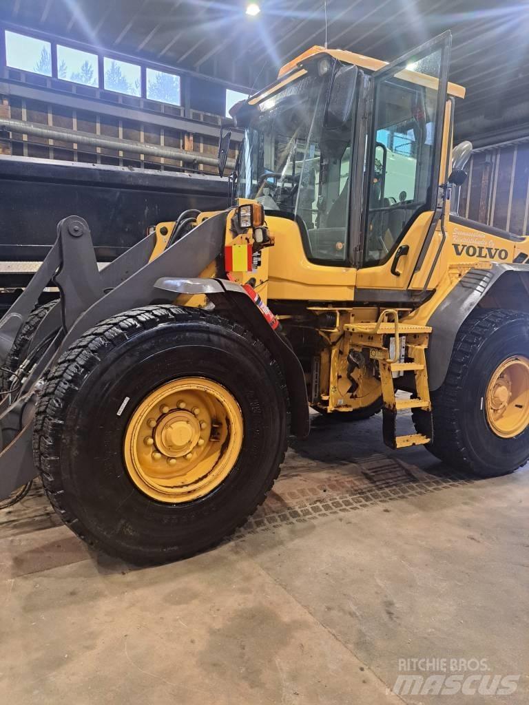 Volvo L 60 F Naudoti ratiniai krautuvai