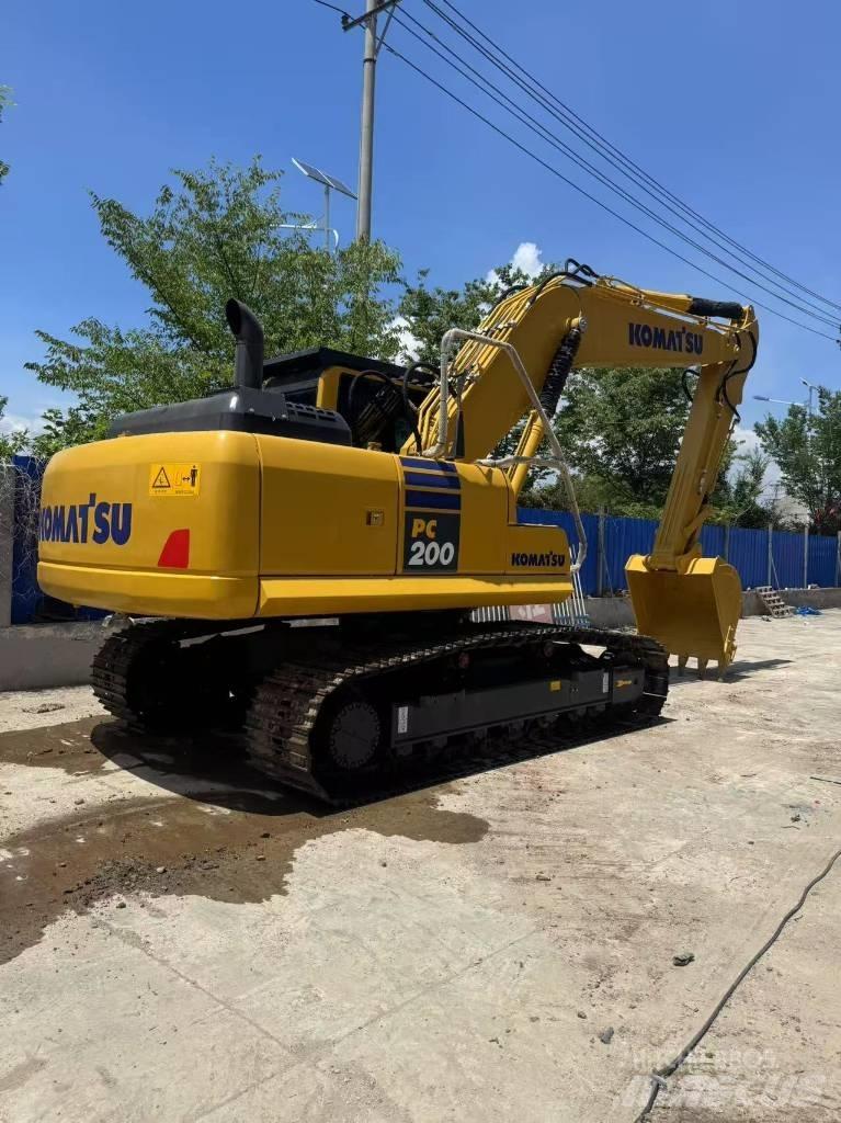 Komatsu PC 200 8N Vikšriniai ekskavatoriai