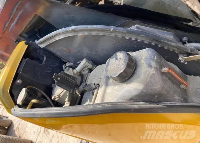 Komatsu PC30 Vikšriniai ekskavatoriai