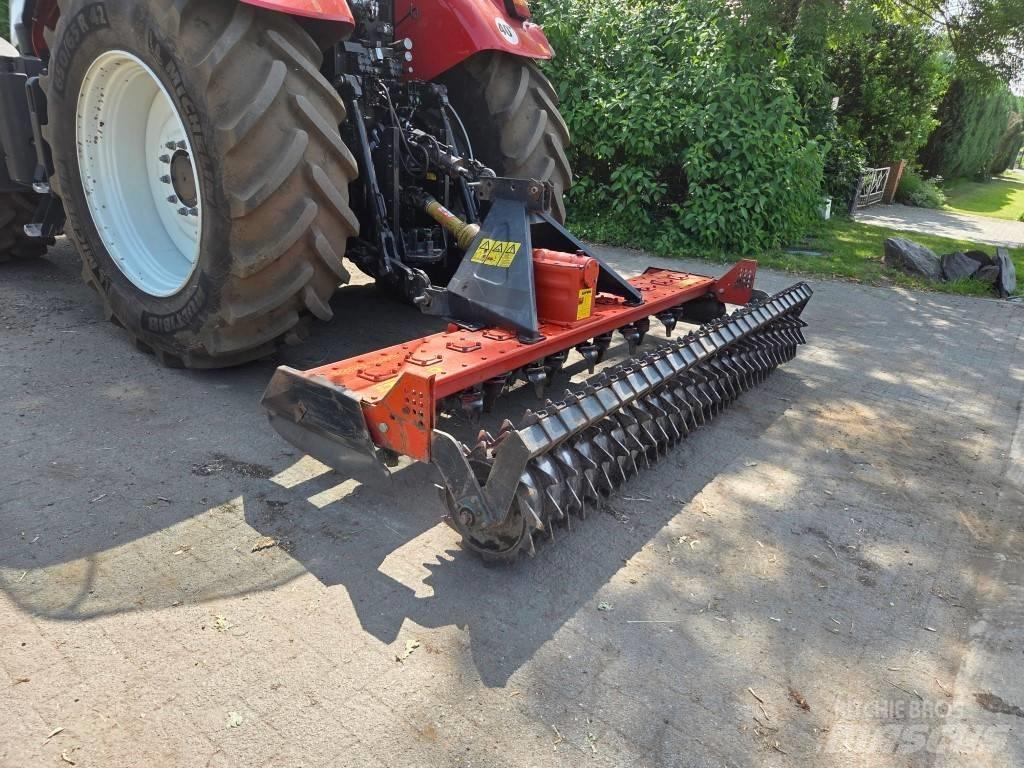  Compact mod. 3000 Varomosios akėčios ir žemės frezos
