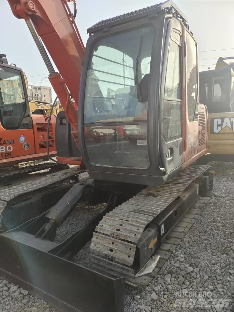 Hitachi ZX 80 Vidutinės galios ekskavatoriai 7-12 t