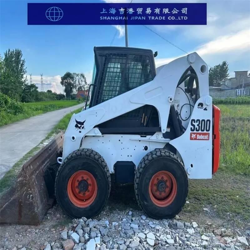 Bobcat s 300 Krautuvai su šoniniu pasukimu