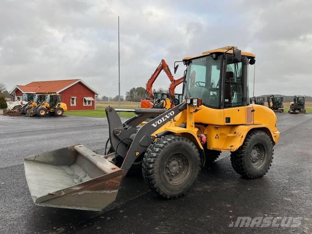 Volvo L 30 B Pro Naudoti ratiniai krautuvai