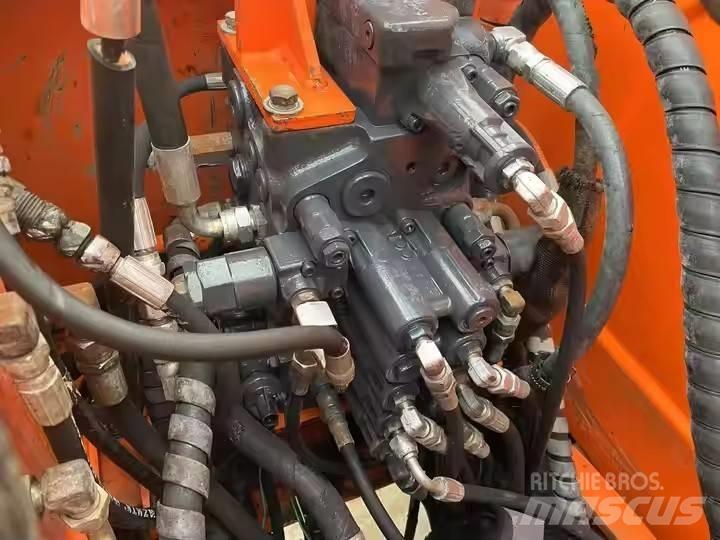 Doosan DH80 Vikšriniai ekskavatoriai