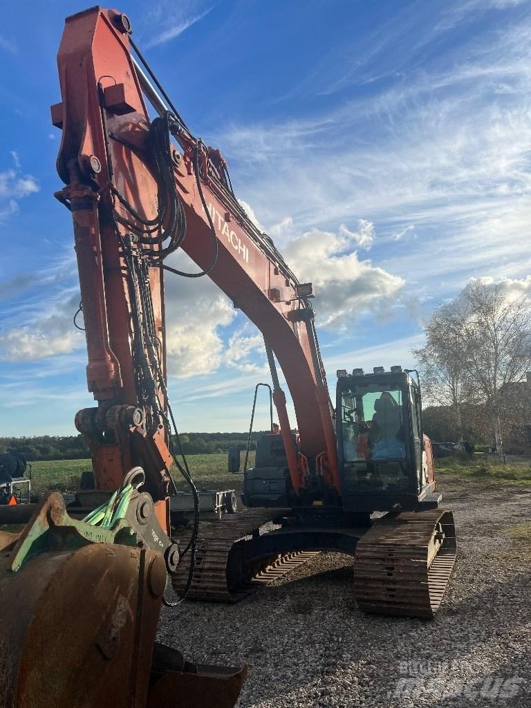 Hitachi ZX 210 Vikšriniai ekskavatoriai
