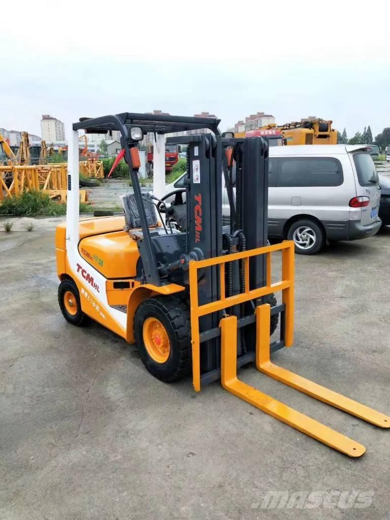 TCM FD 30 Dyzeliniai krautuvai
