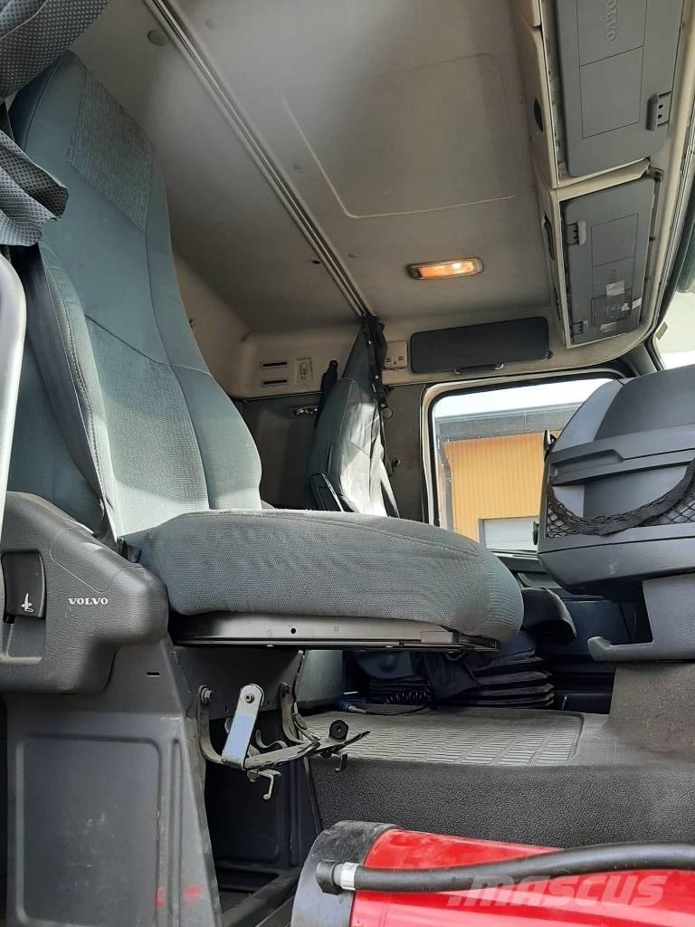 Volvo FH 13 Konteinerių nuožulnaus pakėlimo ant platformos krautuvai
