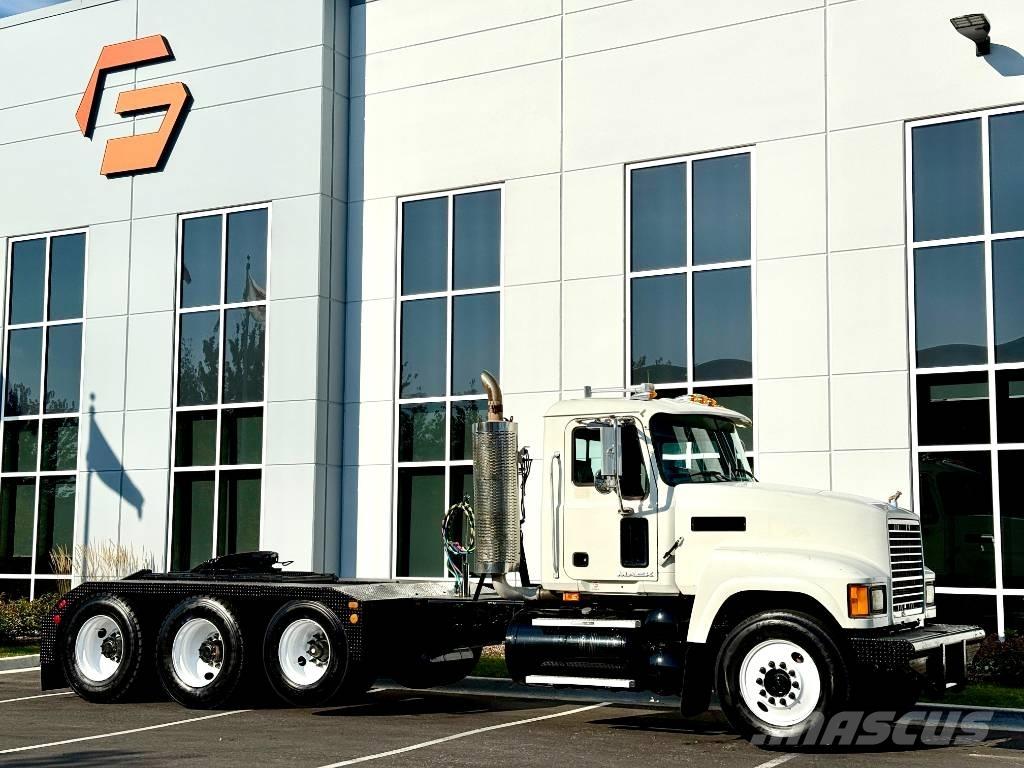 Mack CHU 613 Naudoti vilkikai