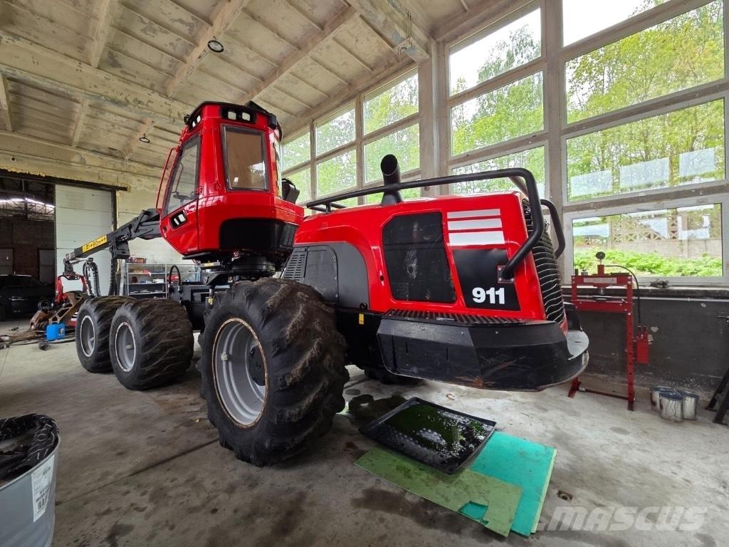 Komatsu 911 Miško technika (Harvesteriai)