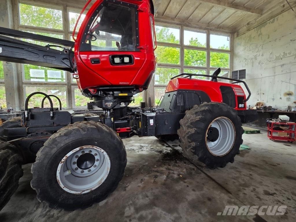Komatsu 911 Miško technika (Harvesteriai)