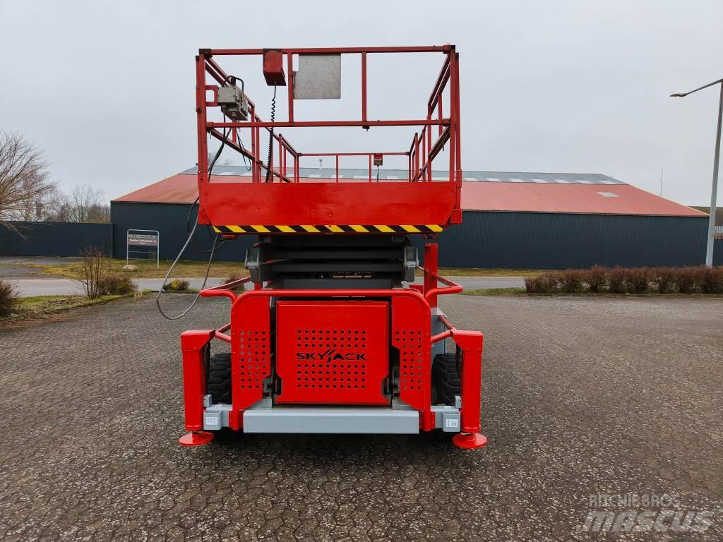 SkyJack SJ 9250 RT Žirkliniai keltuvai