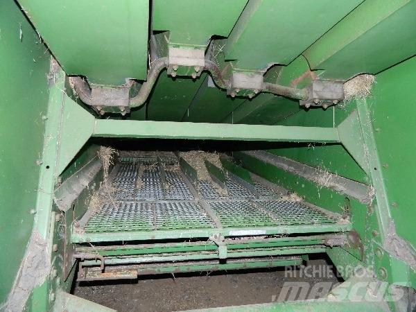 John Deere 960 Derliaus nuėmimo kombainai