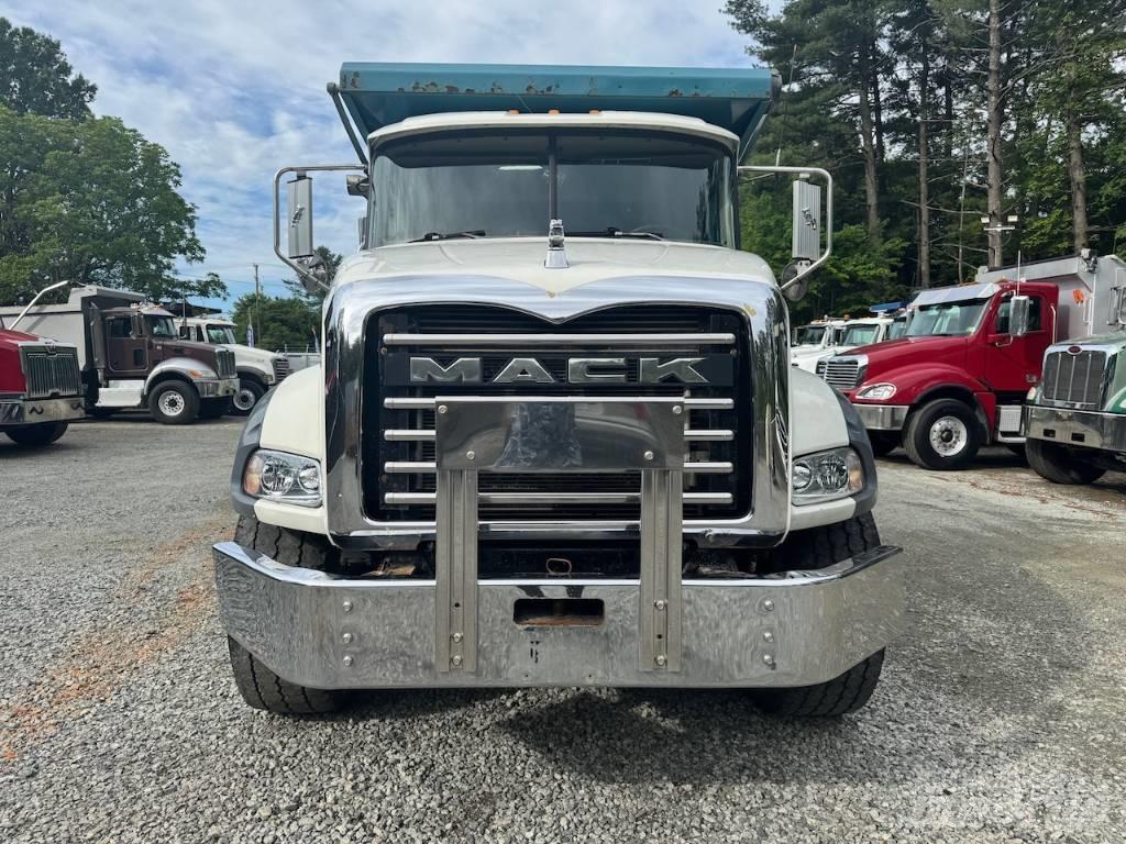 Mack Granite CT 713 Savivarčių priekabų vilkikai