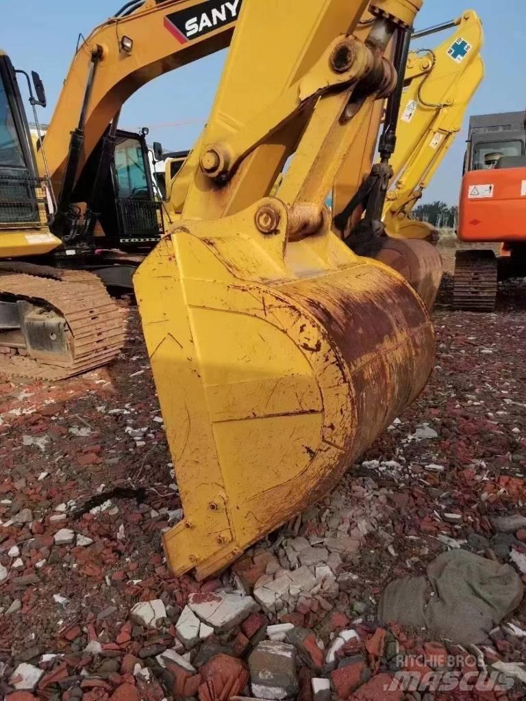 Komatsu PC 210 Vikšriniai ekskavatoriai