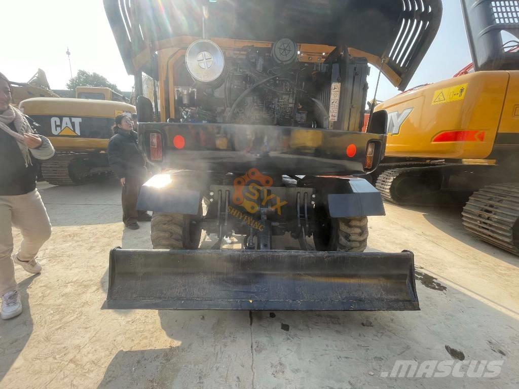 Hyundai 60 W Ratiniai ekskavatoriai